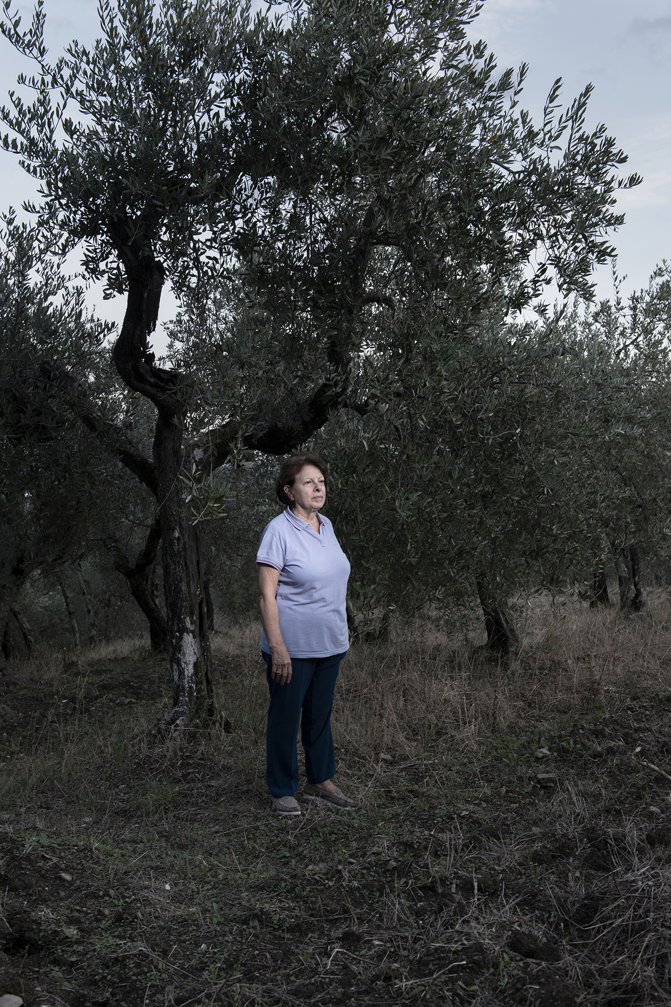 Patrizia Nencioni, sorella di Fabrizio Nencioni cognata di Angela Fiume e zia delle bambine Nadia di 9 anni e Caterina di 50 giorni, morti nella strage. Patrizia era solita venire in questo uliveto con la piccola Nadia, a giocare ed a raccogliere le olive. UNAEZEROQUATTRO