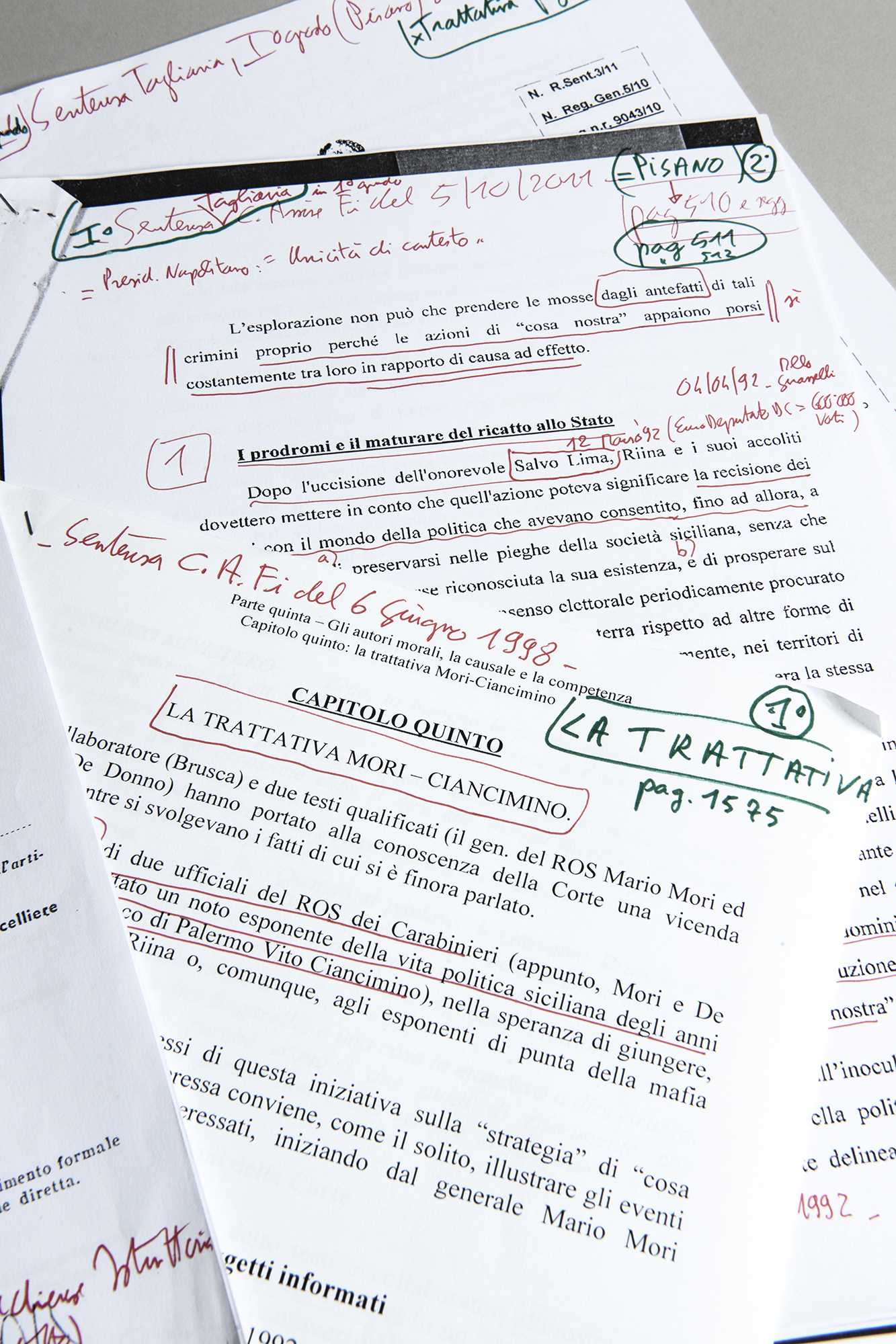 I documenti dell’Avvocato Danilo Ammannato relativi al processo ancora in corso sulla trattativa stato mafia. Lo scopo della trattativa da parte dello Stato era quello di fermare le stragi attraverso un accordo con la mafia. UNAEZEROQUATTRO