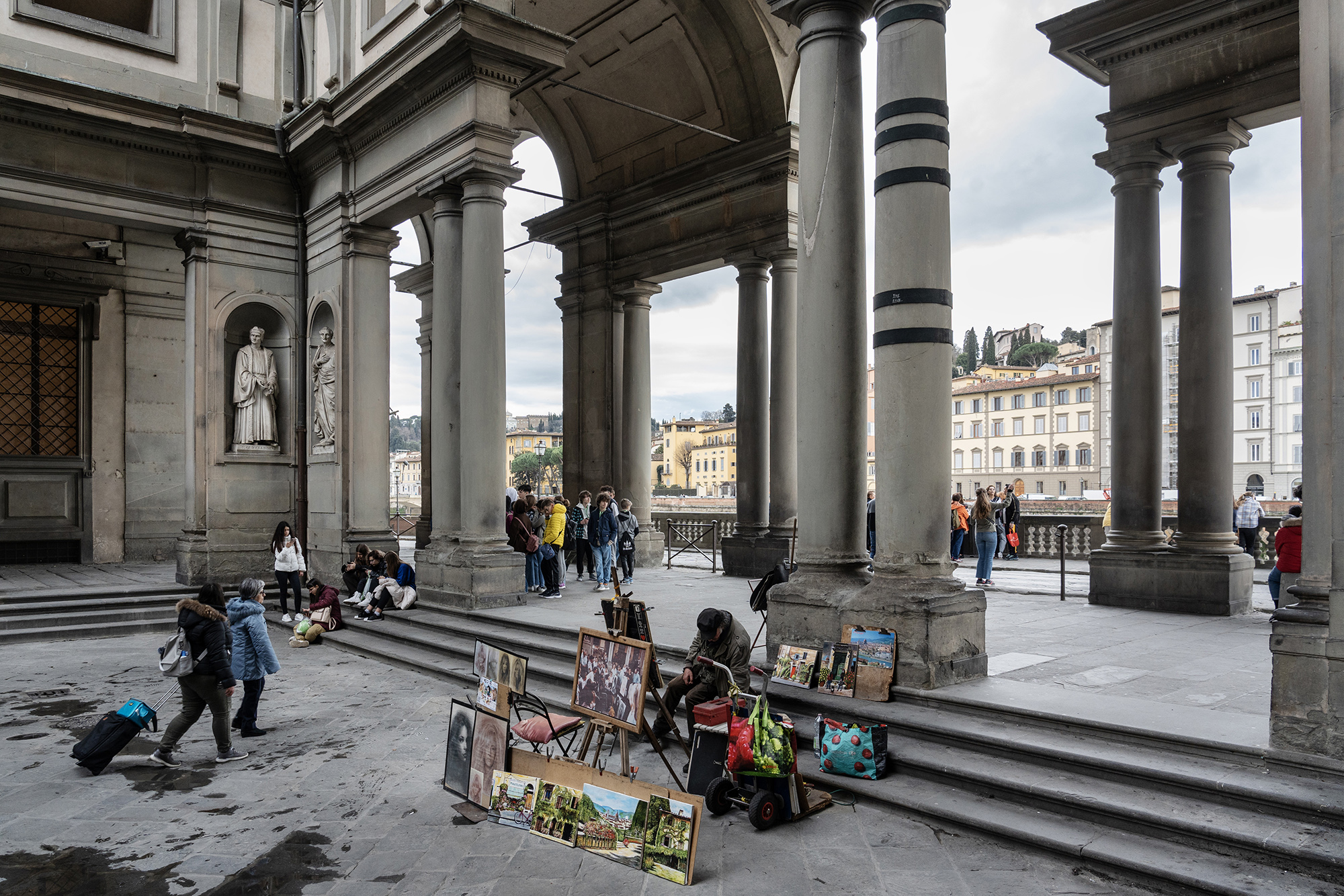 Galleria degli Uffizi. Prima di colpire Firenze cosa nostra aveva ipotizzato di demolire con un attentato la torre di Pisa. Sembra infatti che ad indicare gli obiettivi a cosa nostra sia stato Paolo Bellini, un soggetto legato ai servizi segreti ed alla destra estrema. UNAEZEROQUATTRO